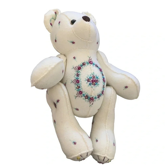 HANDSTITCHED fawn coloured felt embroidered teddy bear. - Picture 6 of 7